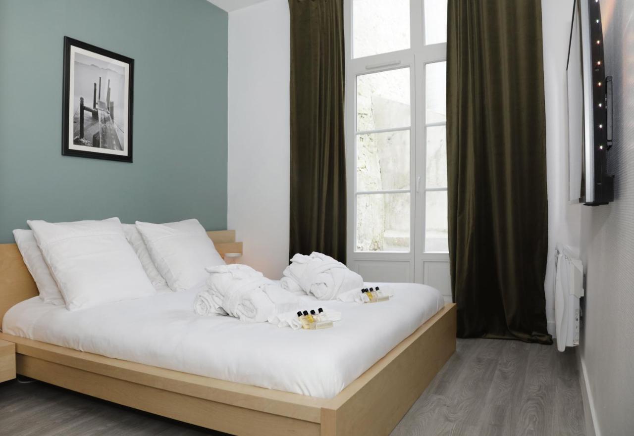Suite Cosy Flat - Hyper-Centre Avec Sauna Privatif ซ็องลิส ภายนอก รูปภาพ