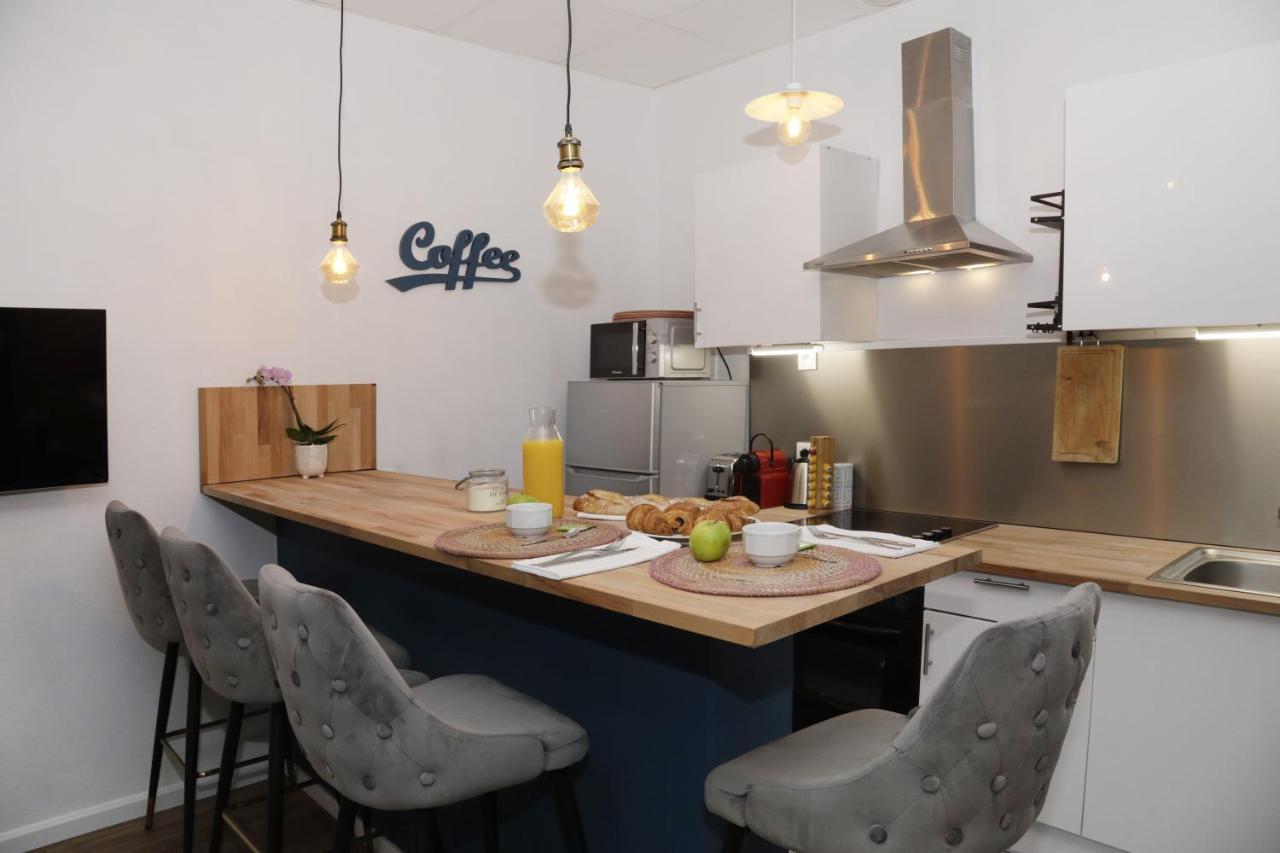 Suite Cosy Flat - Hyper-Centre Avec Sauna Privatif ซ็องลิส ภายนอก รูปภาพ