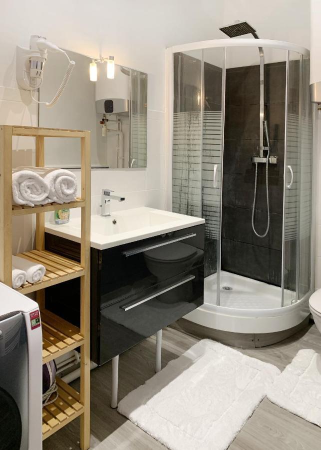 Suite Cosy Flat - Hyper-Centre Avec Sauna Privatif ซ็องลิส ภายนอก รูปภาพ